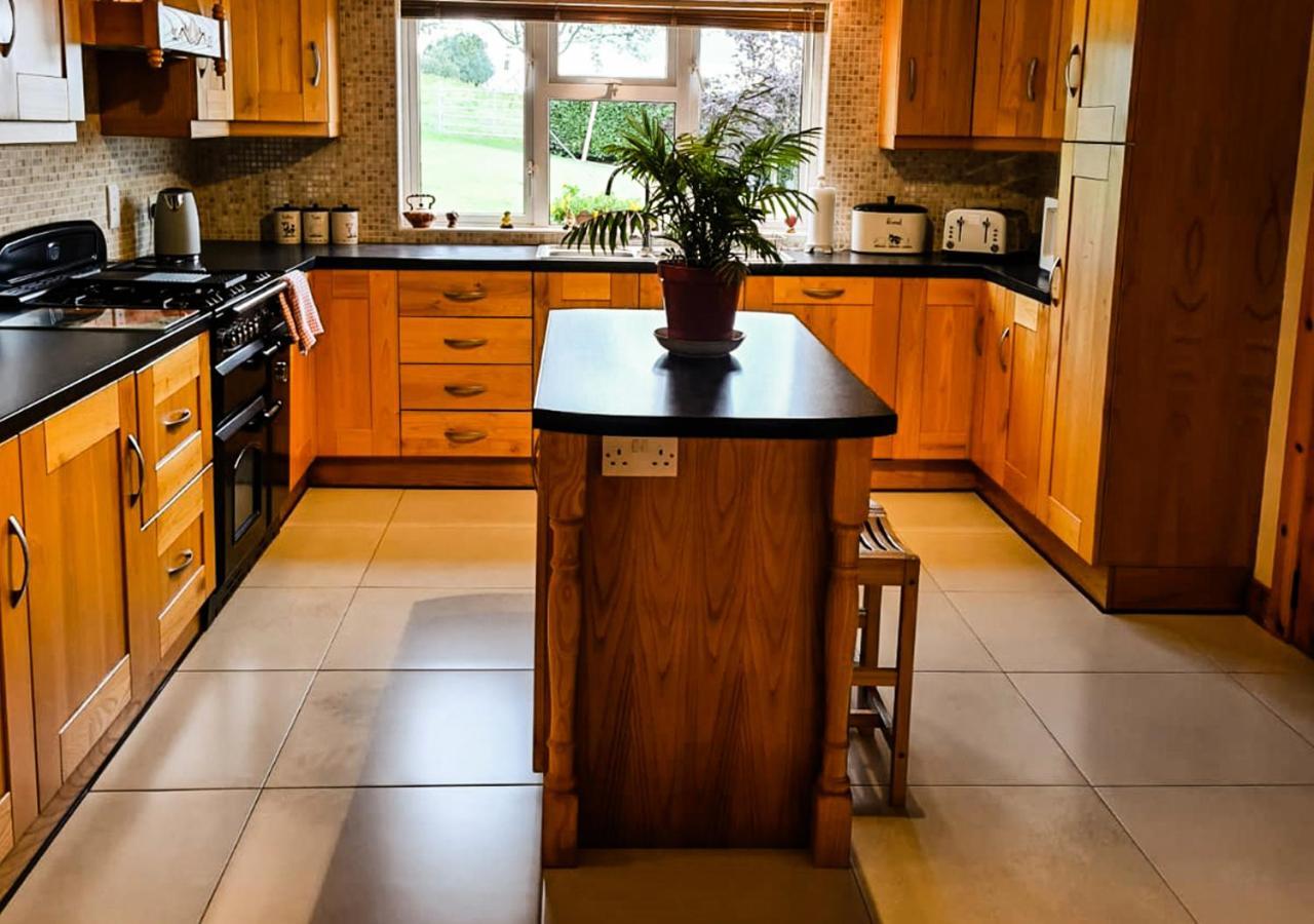 Moat Holiday Rental Lisnaskea Екстериор снимка