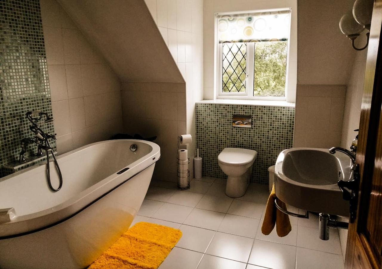 Moat Holiday Rental Lisnaskea Екстериор снимка